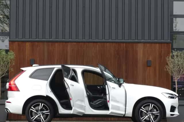 Volvo XC60 (2020) thumbnail 4