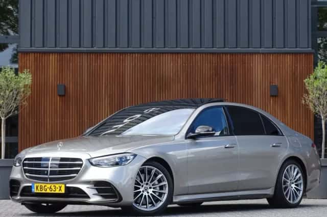Mercedes-Benz S-Klasse (2024) thumbnail 1
