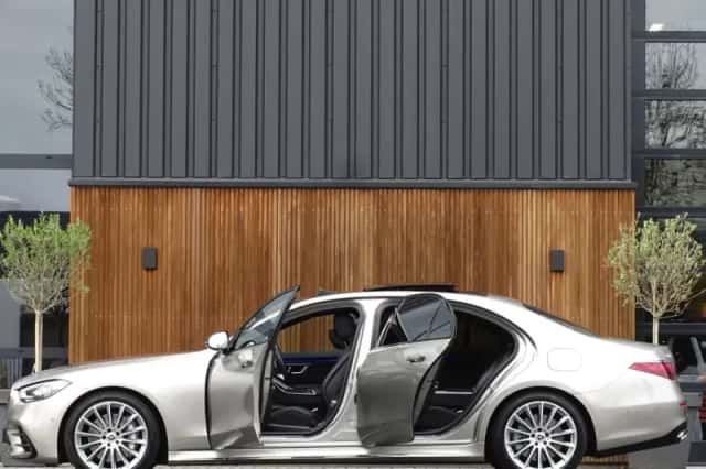 Mercedes-Benz S-Klasse (2024) thumbnail 4