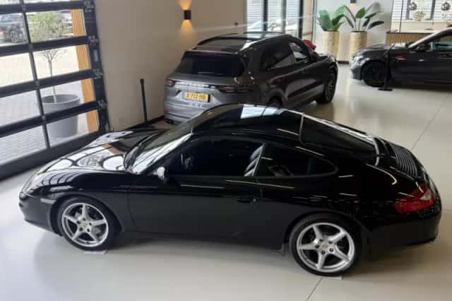 Porsche 911 (2001) thumbnail 2
