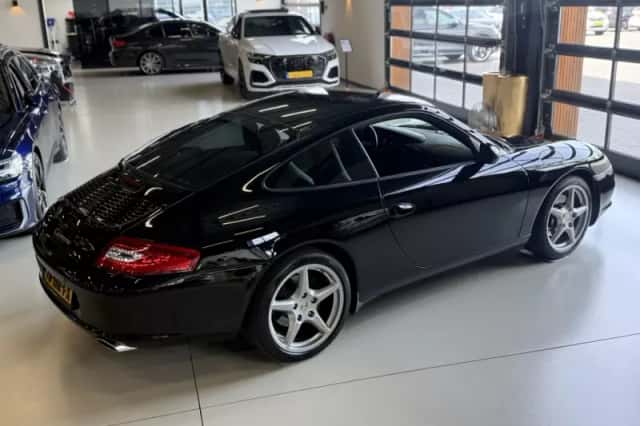 Porsche 911 (2001) thumbnail 4