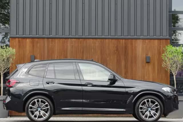 BMW X3 (2022) thumbnail 3
