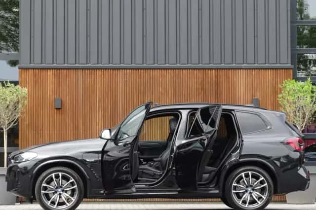 BMW X3 (2022) thumbnail 6