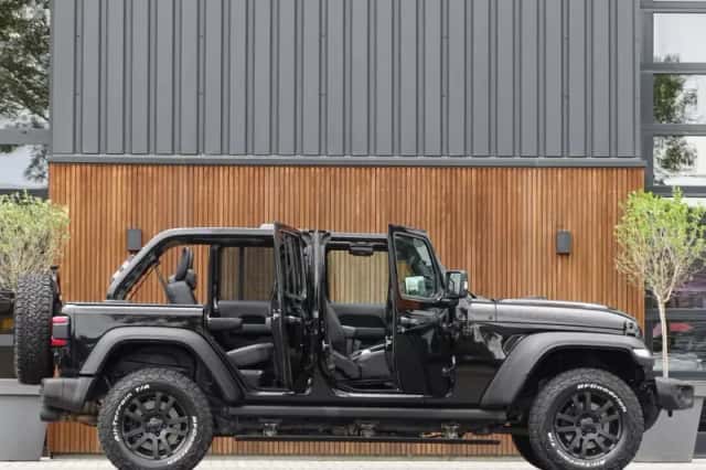 Jeep Wrangler (2021) thumbnail 3