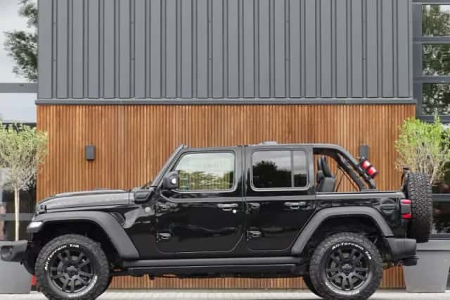 Jeep Wrangler (2021) thumbnail 4
