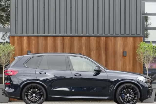 BMW X5 (2022) thumbnail 2