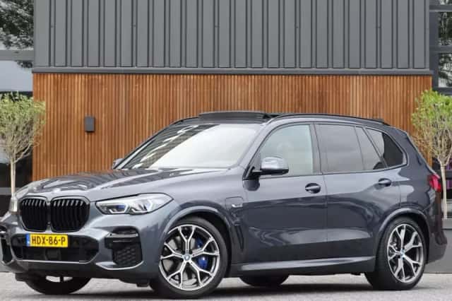 BMW X5 (2021) thumbnail 1