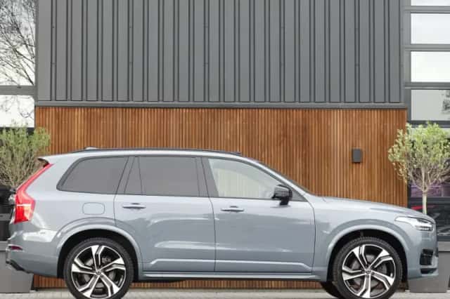 Volvo XC90 (2023) thumbnail 3