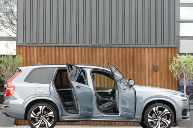 Volvo XC90 (2023) thumbnail 4