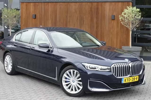 BMW 7-Serie (2019) thumbnail 2