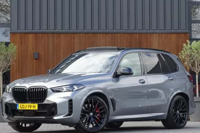 BMW X5 (2023) thumbnail 1