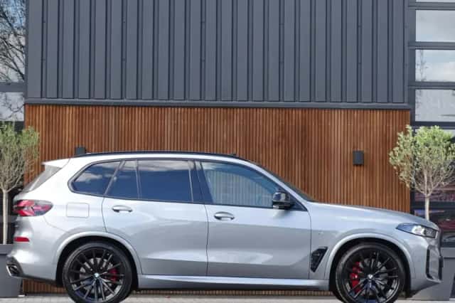 BMW X5 (2023) thumbnail 3