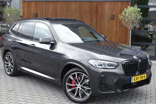 BMW X3 (2022) thumbnail 2