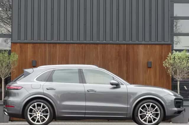 Porsche Cayenne (2020) thumbnail 3