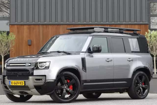 Land Rover Defender (2021) thumbnail 1
