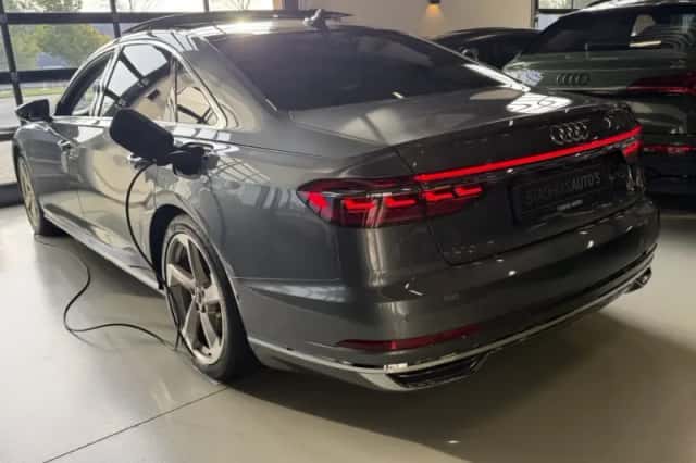 Audi A8 (2020) thumbnail 3