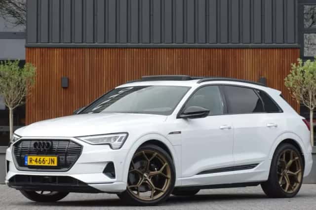 Audi e-tron (2019) thumbnail 1