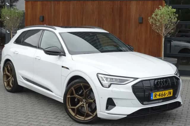 Audi e-tron (2019) thumbnail 2
