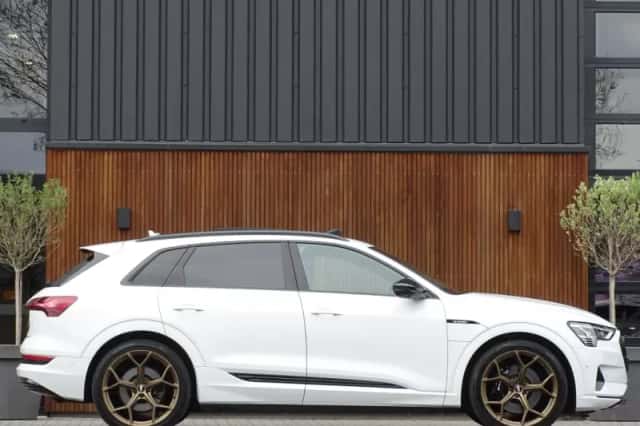 Audi e-tron (2019) thumbnail 3