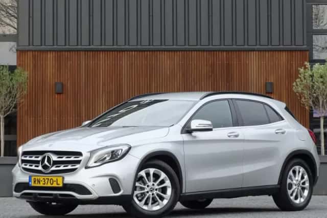 Mercedes-Benz GLA-Klasse (2017) thumbnail 1