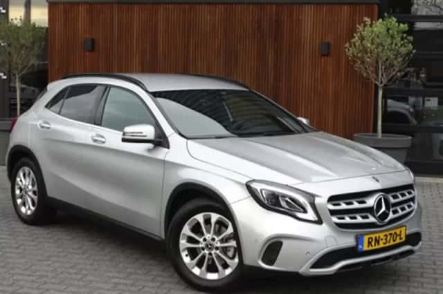 Mercedes-Benz GLA-Klasse (2017) thumbnail 2