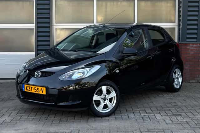 Mazda 2 (2009) thumbnail 1