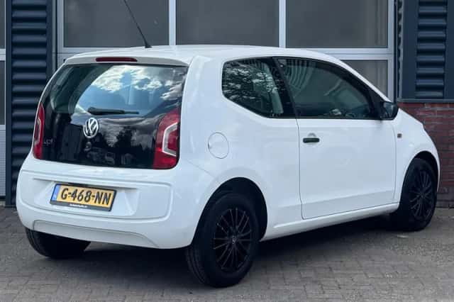 Volkswagen Up! (2012) thumbnail 4
