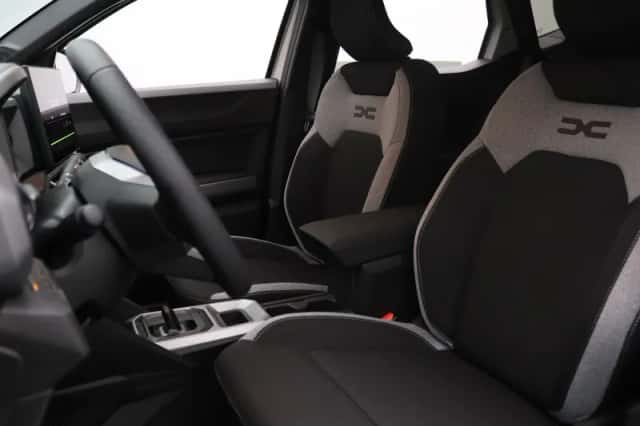 Dacia Duster (2025) thumbnail 4