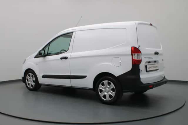 Ford Transit Courier (2022) thumbnail 2
