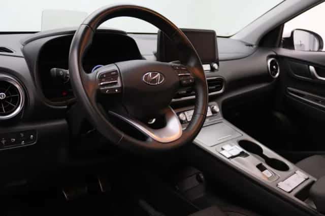 Hyundai Kona (2023) thumbnail 4