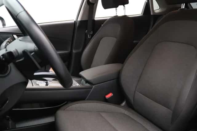Hyundai Kona (2023) thumbnail 6