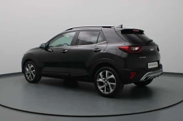 Kia Stonic (2022) thumbnail 2