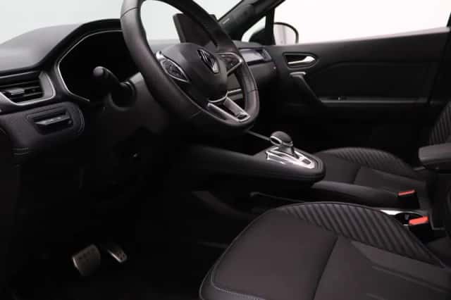 Renault Captur (2025) thumbnail 3