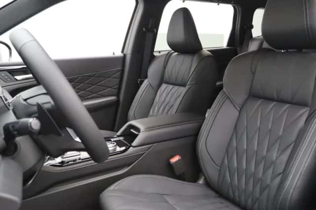 Mitsubishi Outlander (2026) thumbnail 4