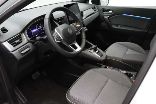 Renault Captur (2026) thumbnail 3