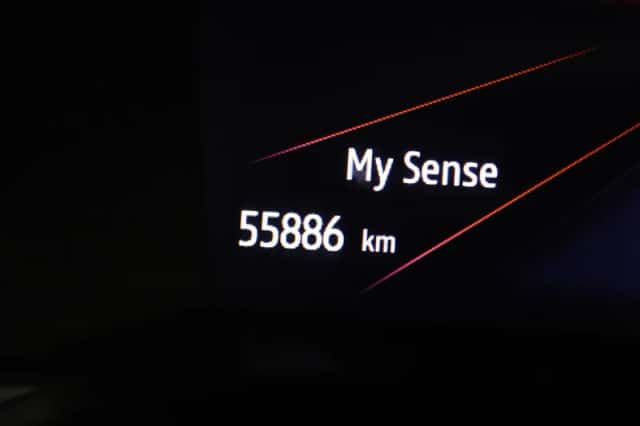 Renault Captur (2021) thumbnail 4