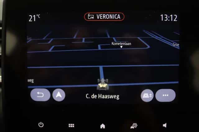 Renault Captur (2021) thumbnail 6