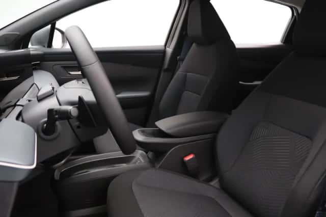 Nissan Leaf (2026) thumbnail 4
