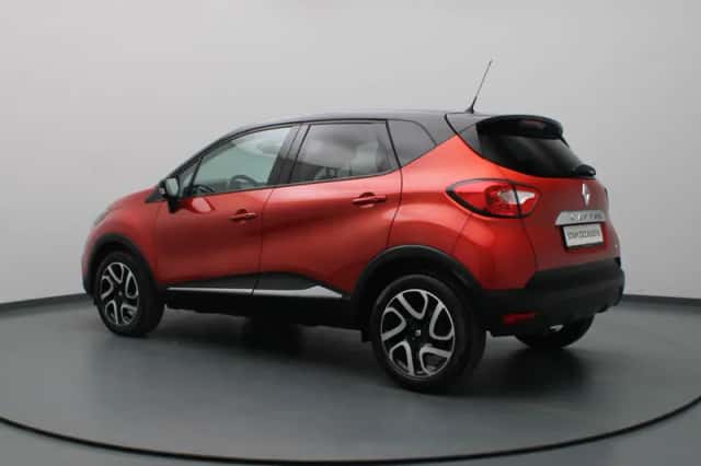 Renault Captur (2016) thumbnail 2