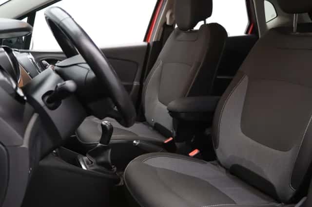 Renault Captur (2016) thumbnail 5