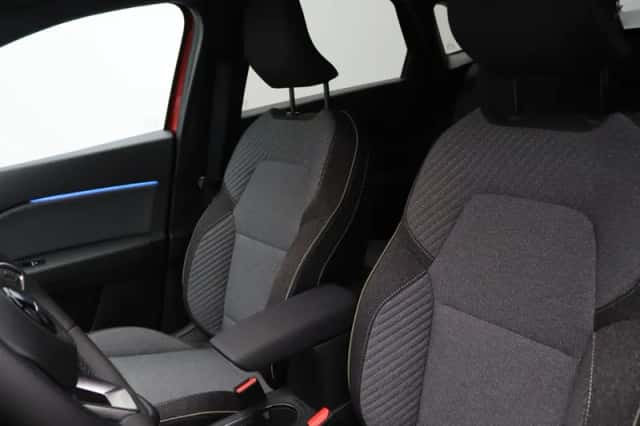 Mitsubishi Grandis (2026) thumbnail 4