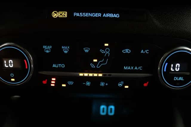 Ford Focus (2021) thumbnail 6