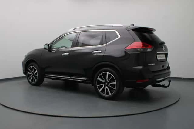 Nissan X-Trail (2019) thumbnail 2