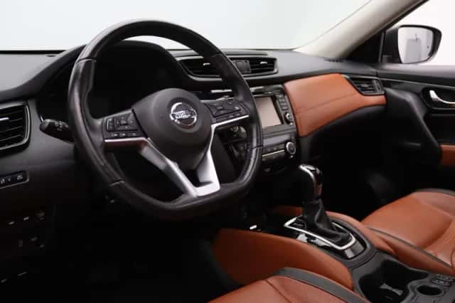 Nissan X-Trail (2019) thumbnail 3