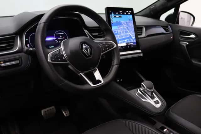 Renault Captur (2025) thumbnail 3