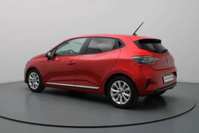 Renault Clio (2024) thumbnail 2