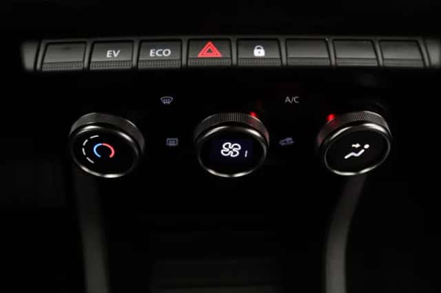 Renault Clio (2024) thumbnail 6