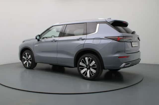 Mitsubishi Outlander (2025) thumbnail 2