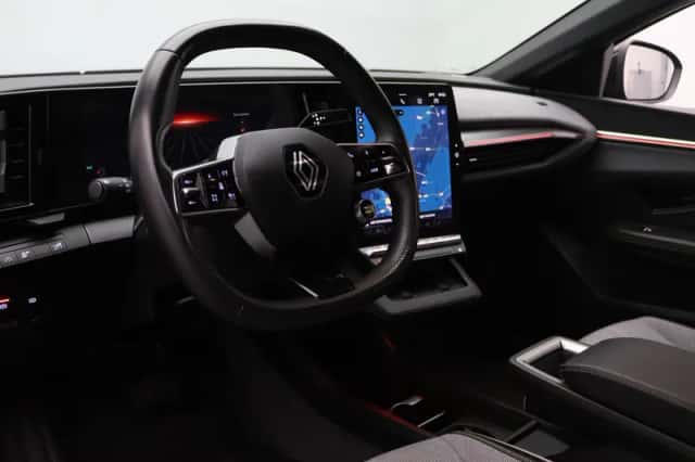 Renault Mégane E-Tech (2024) thumbnail 4