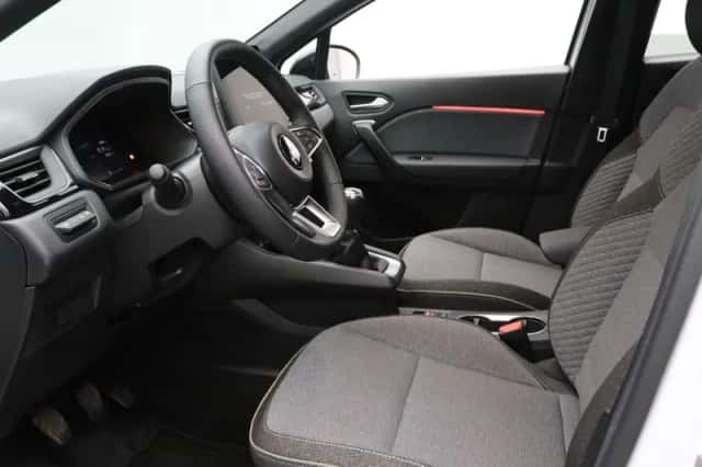 Mitsubishi ASX (2024) thumbnail 3